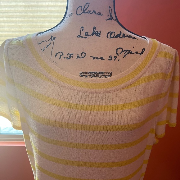 St. John Knit with tags and slight imperfection. - Picture 1 of 4